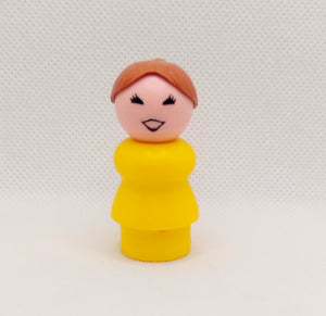 Yellow body brown hair mom