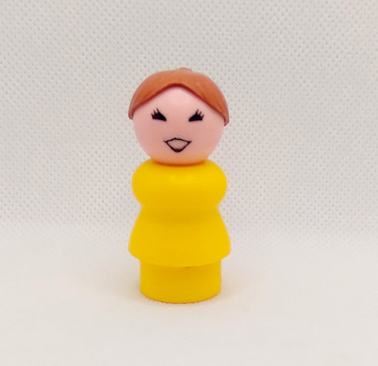 Yellow body brown hair mom