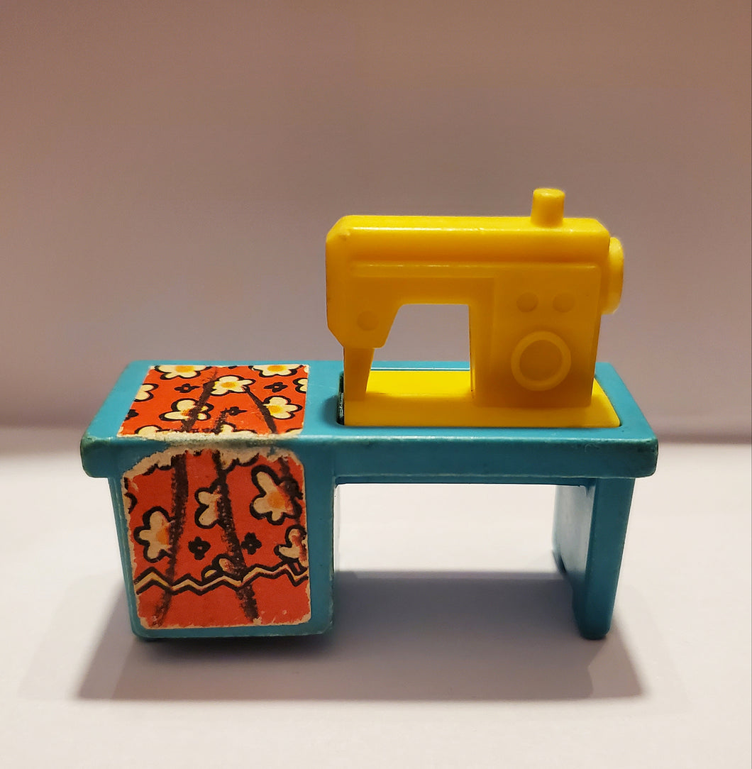 Utility Room #725 Sewing Machine Table Yellow/Turquoise 1972-1978