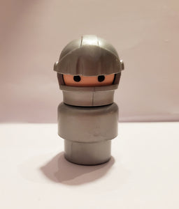 Castle Plastic Gray Grey Armored Knight Figure 1988 #993 Classic Collector's Edition