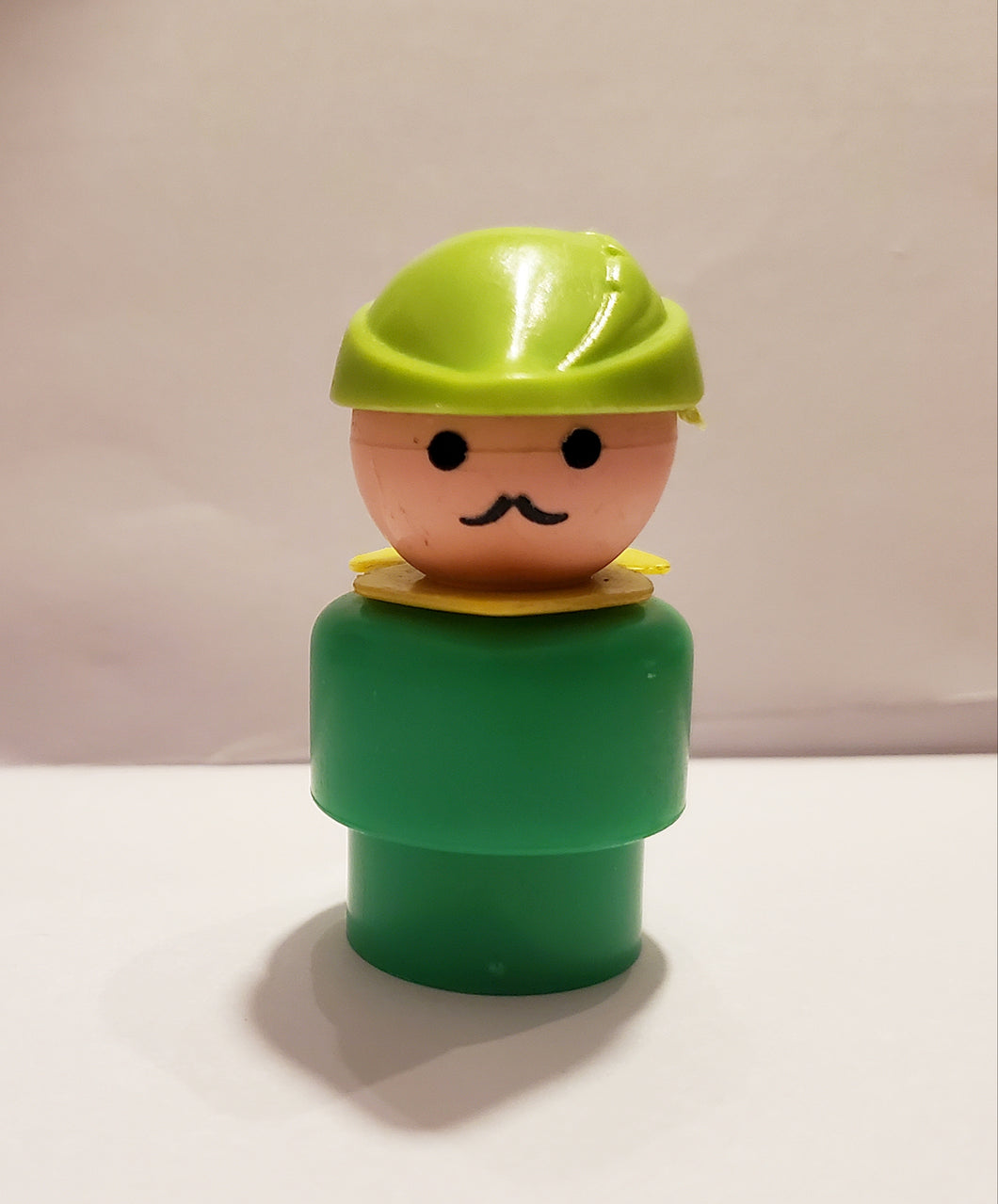 Castle Plastic Green Woodsman Robinhood Figure 1988 #993 Classic Collector's Edition