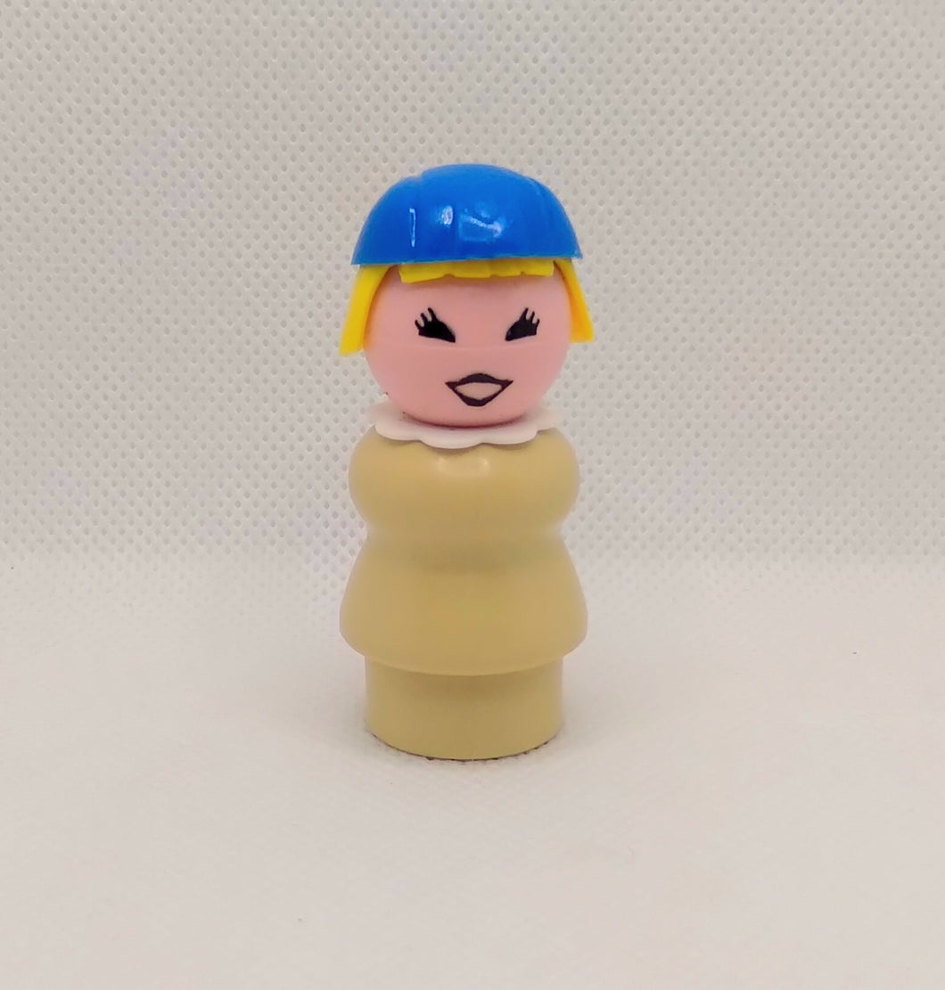 Airport Tall Stewardess Tan body/Blue hat