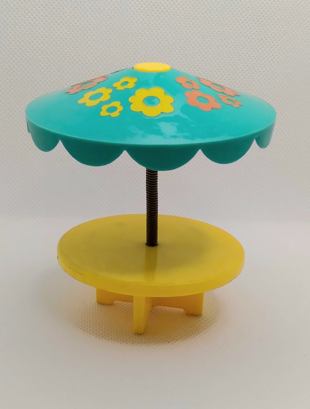 Umbrella Table Patio Set Turquoise top/yellow table Floral 1970-1973