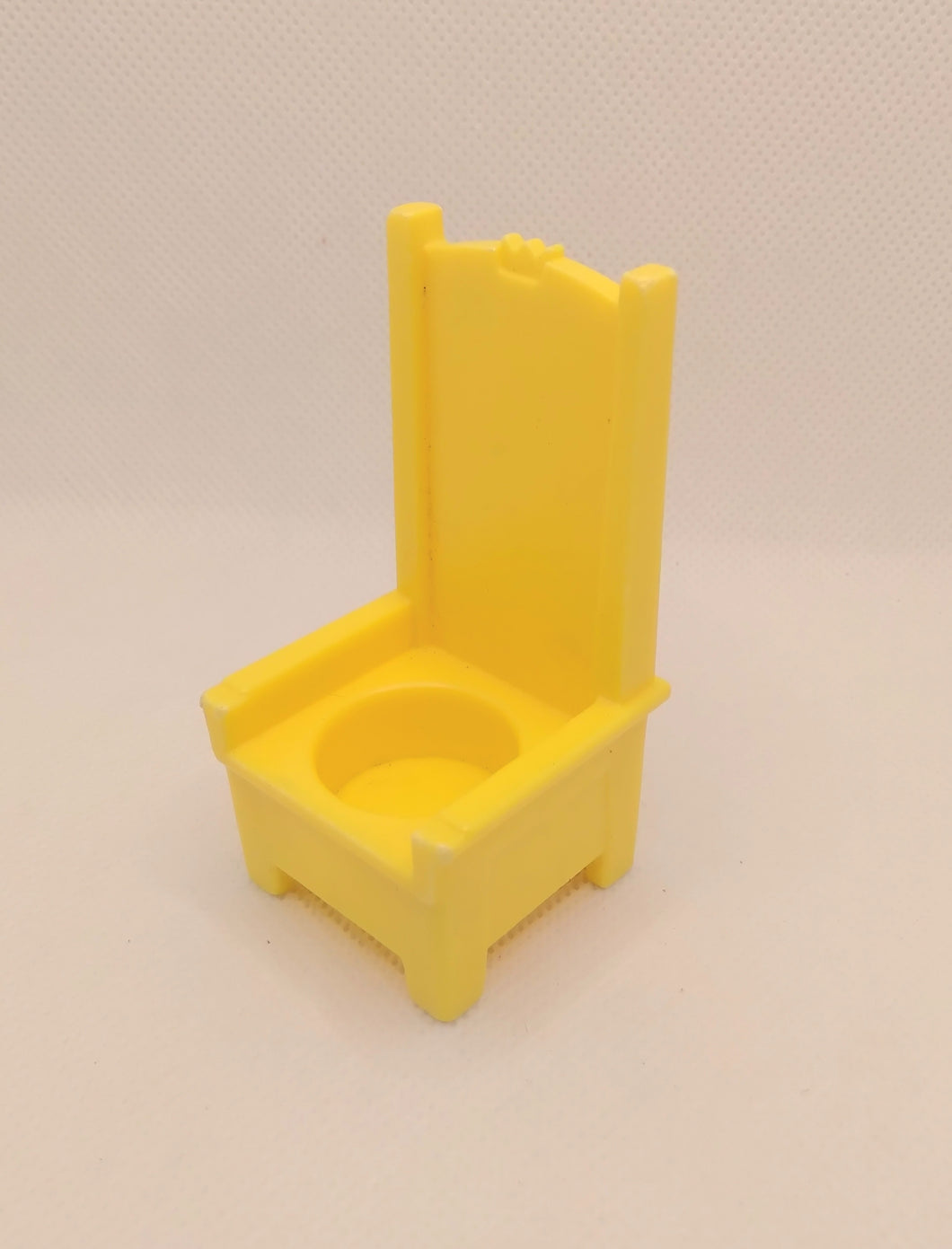 #993 Play Family Castle Yellow Royal Throne
