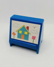 Load image into Gallery viewer, Play Family Nursery School Easel
